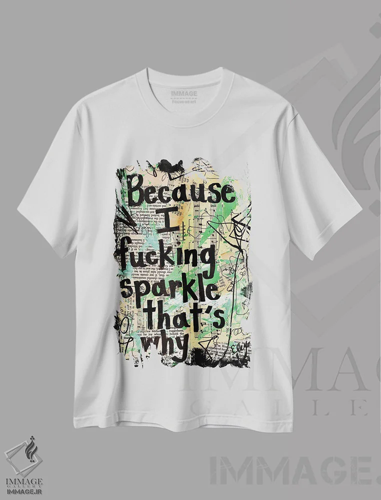 تیشرت سفید طرح دار درخشیدن، مدیوم اثر الکسا بانکرافت | immage.ir