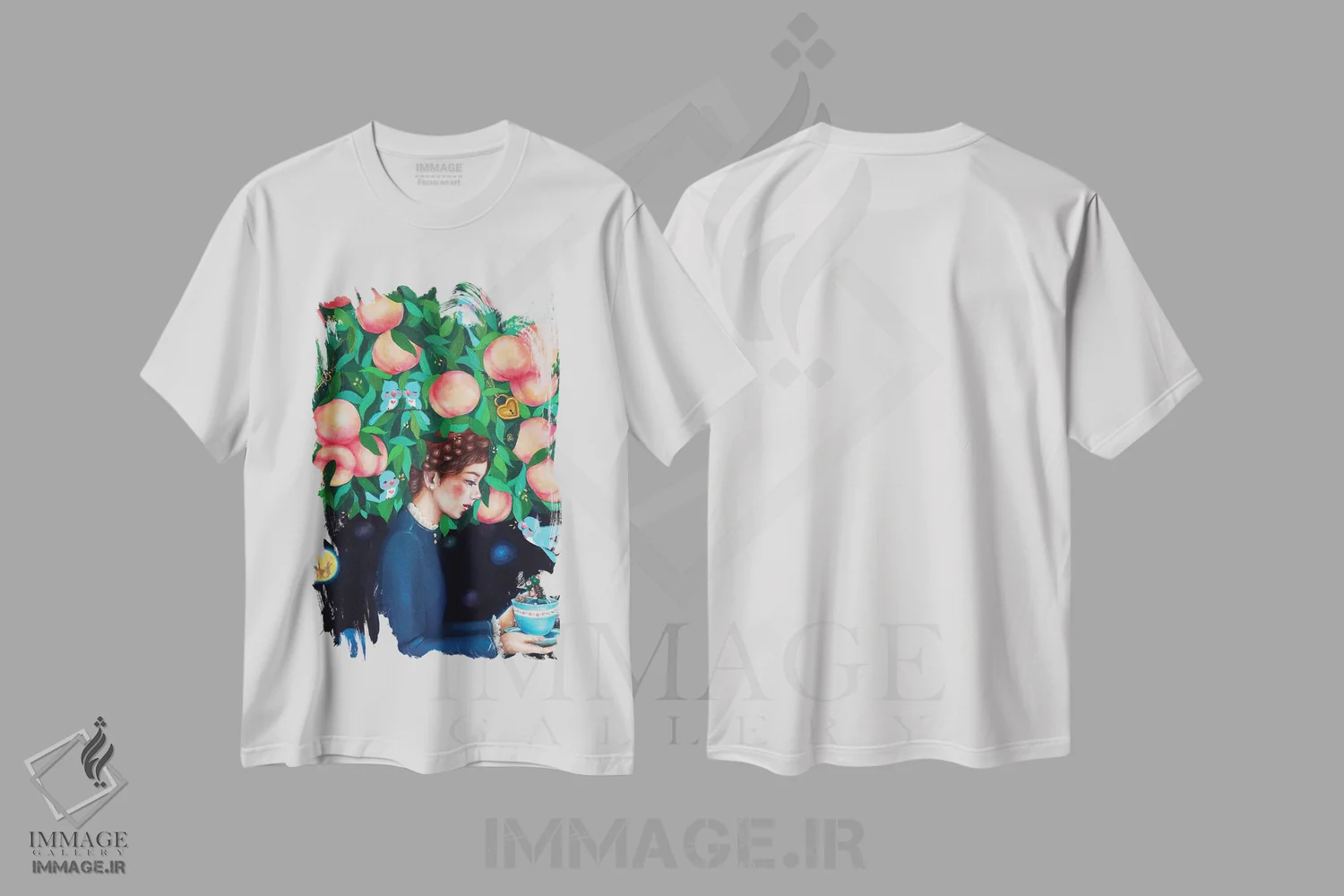 تیشرت سفید طرح دار دختر هلو با فنجان چای، هنر فاخر معاصر اثر یوری کیم | immage.ir