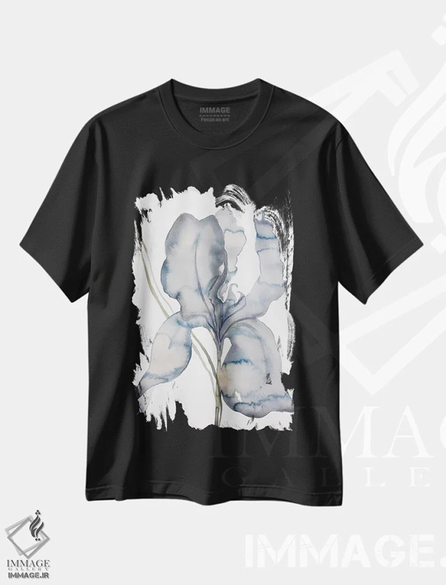 تیشرت مشکی طرح دار زنبق شمارهٔ ۱۷۴، هنر فاخر معاصر اثر الیزابت بکر | فروشگاه ایماژ
