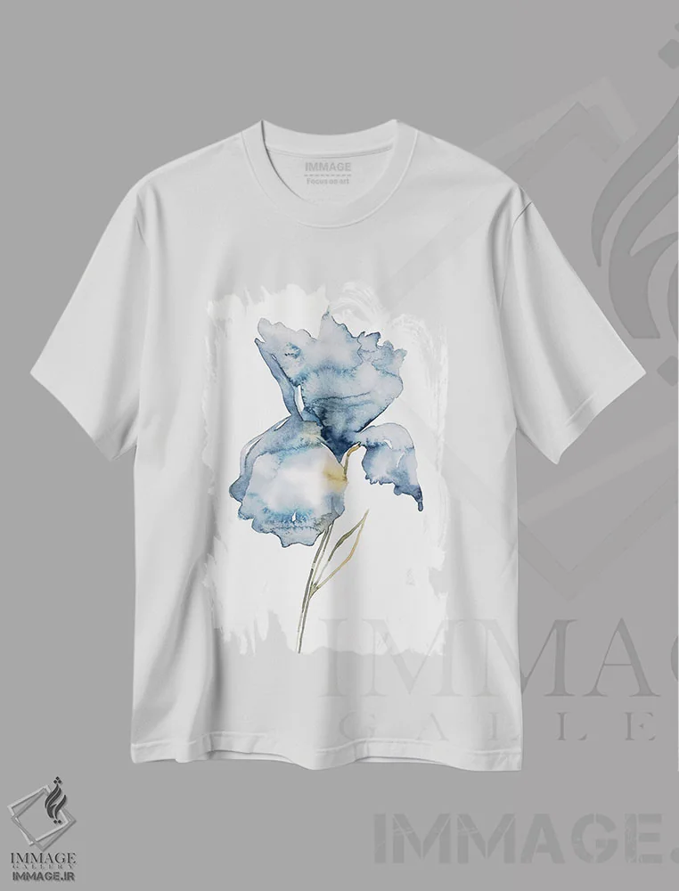 تیشرت سفید طرح دار زنبق شمارهٔ ۱۸۱، هنر فاخر معاصر اثر الیزابت بکر | فروشگاه ایماژ