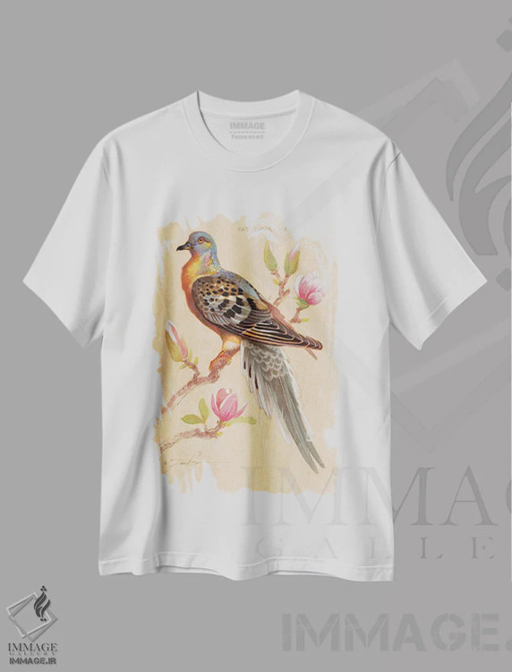 تیشرت سفید طرح دار کبوتر مهاجر و ماگنولیا، تزئینی اثر ازرا تاکر | immage.ir