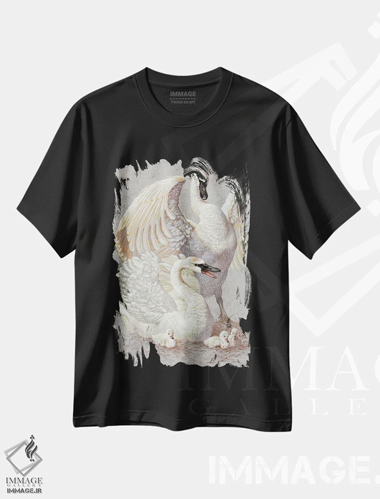 تیشرت مشکی طرح دار اعلام خبر با شیپور، تزئینی اثر ازرا تاکر | immage.ir