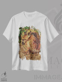 تیشرت سفید طرح دار شاه توت های وحشی، دکور کلبه و لژ اثر ازرا تاکر | فروشگاه ایماژ