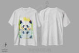 تیشرت سفید طرح دار پاندای در حال حمام اثر فلو آرت استودیو | immage.ir