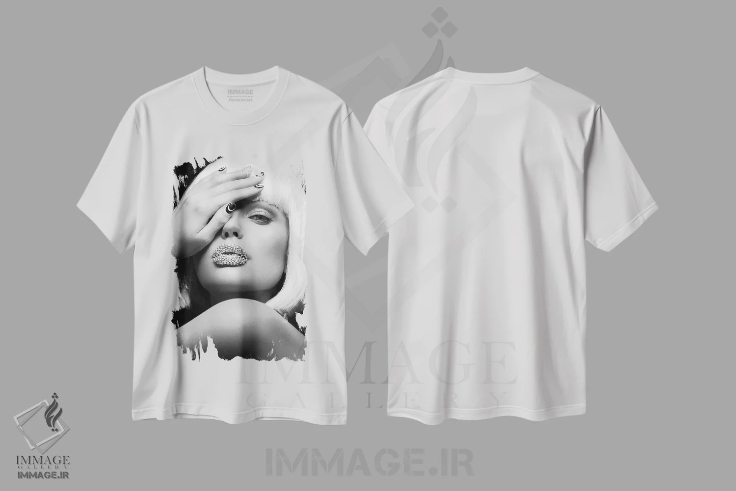 تیشرت سفید طرح دار لب های الماسی، عکاسی سیاه و سفید اثر دیزاین فابریکن | immage.ir