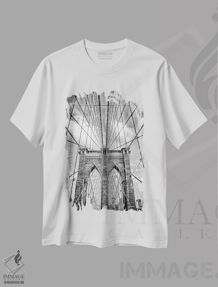 تیشرت سفید طرح دار گذرگاه بروکلین، عکاسی سیاه و سفید اثر دیزاین فابریکن | فروشگاه ایماژ