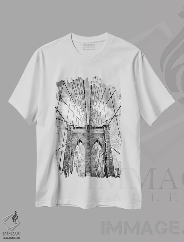 تیشرت سفید طرح دار گذرگاه بروکلین، عکاسی سیاه و سفید اثر دیزاین فابریکن | فروشگاه ایماژ