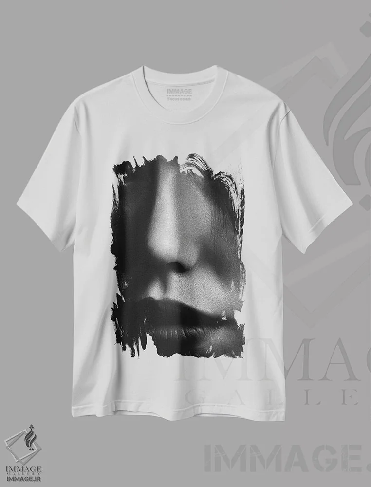 تیشرت سفید طرح دار چهره ۲، عکاسی سیاه و سفید اثر دیزاین فابریکن | فروشگاه ایماژ