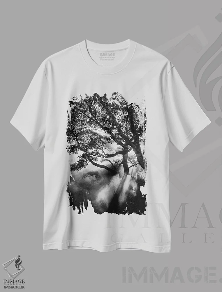 تیشرت سفید طرح دار سیاه مه آلود، عکاسی سیاه و سفید اثر دیزاین فابریکن | فروشگاه ایماژ