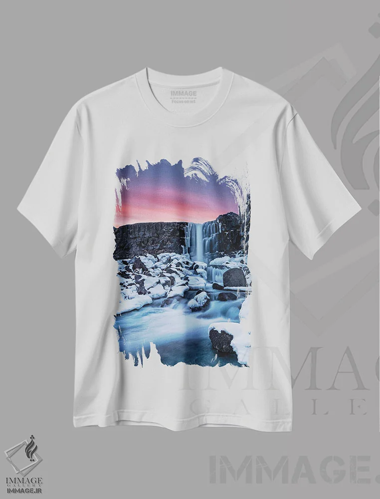 تیشرت سفید طرح دار تقسیم رنگ، عکاسی فوق واقع گرا اثر فابیو آنتنور | immage.ir