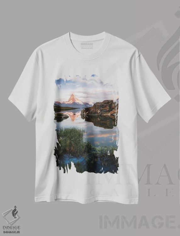 تیشرت سفید طرح دار سبز و قرمز، مدیوم اثر فابیو آنتنور | immage.ir