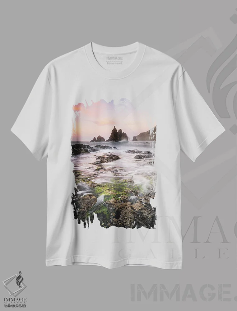 تیشرت سفید طرح دار فرش سبز، مدیوم اثر فابیو آنتنور | فروشگاه ایماژ