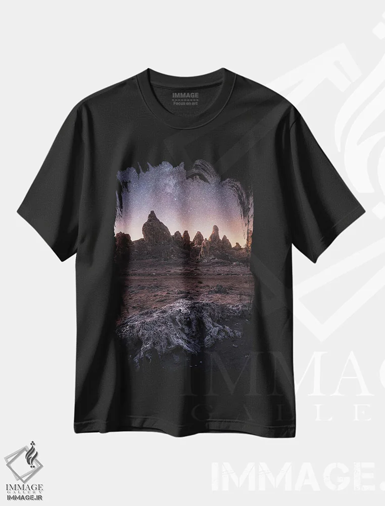 تیشرت مشکی طرح دار ترونا در شب، عکاسی فوق واقع گرا اثر فابیو آنتنور | فروشگاه ایماژ