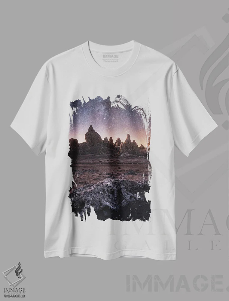 تیشرت سفید طرح دار ترونا در شب، عکاسی فوق واقع گرا اثر فابیو آنتنور | immage.ir