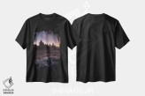 تیشرت مشکی طرح دار ترونا در شب، عکاسی فوق واقع گرا اثر فابیو آنتنور | فروشگاه ایماژ