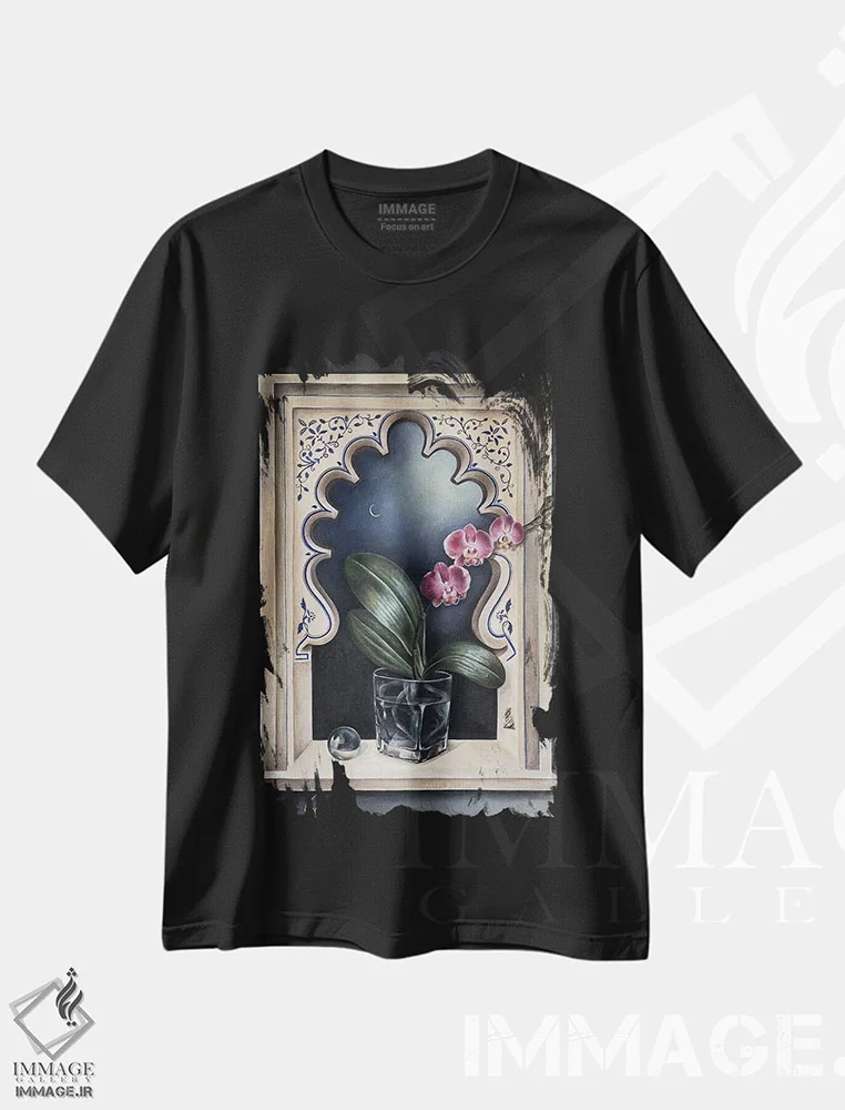 تیشرت مشکی طرح دار اُما، هنر فاخر کلاسیک اثر فلورنسیا دگراف | immage.ir