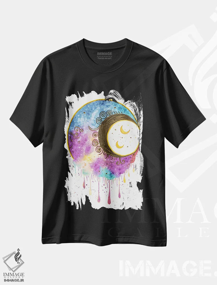 تیشرت مشکی طرح دار ماه با ورق طلا، تزئینی اثر اف ان کی دیزاینز | فروشگاه ایماژ
