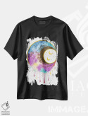 تیشرت مشکی طرح دار ماه با ورق طلا، تزئینی اثر اف ان کی دیزاینز | فروشگاه ایماژ