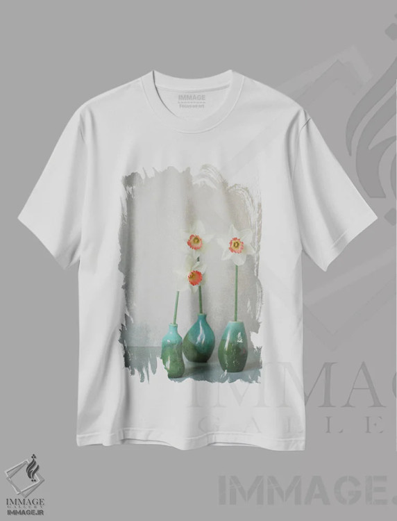 تیشرت سفید طرح دار نرگس چارم صورتی، مدیوم اثر آلیسون فنل | immage.ir