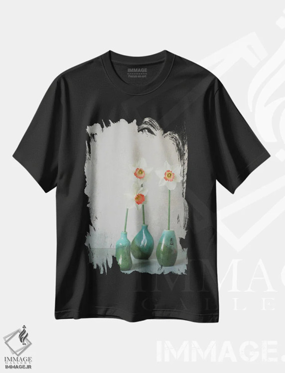 تیشرت مشکی طرح دار نرگس چارم صورتی، مدیوم اثر آلیسون فنل | فروشگاه ایماژ