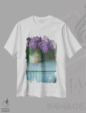 تیشرت سفید طرح دار طبیعت بی جان یاس بنفش، مدیوم اثر آلیسون فنل | فروشگاه ایماژ
