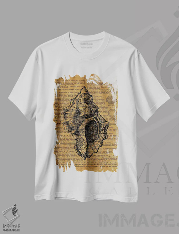 تیشرت سفید طرح دار حکاکی صدف دریایی روی کاغذ قدیمی، تزئینی اثر فیشرکرافت | immage.ir
