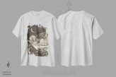 تیشرت سفید طرح دار ببر سفید غول پیکر روی کوه ها، هنر دیجیتال سیاه و سفید اثر فلوران بُدار | immage.ir