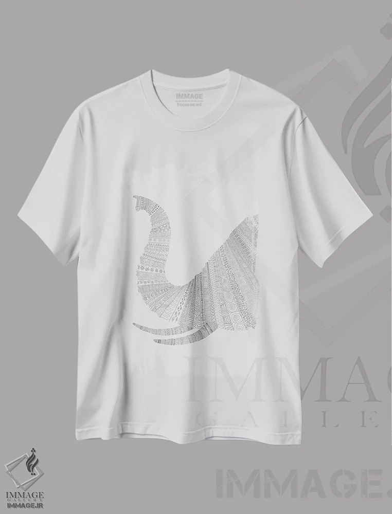تیشرت سفید طرح دار فیل روی زمینه خاکستری، تزئینی اثر فلوران بُدار | immage.ir