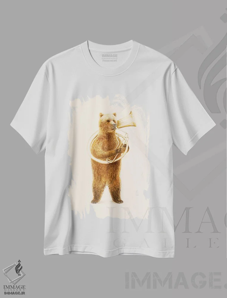 تیشرت سفید طرح دار خرس و هلیکونش، هنر فاخر اثر فلوران بُدار | immage.ir
