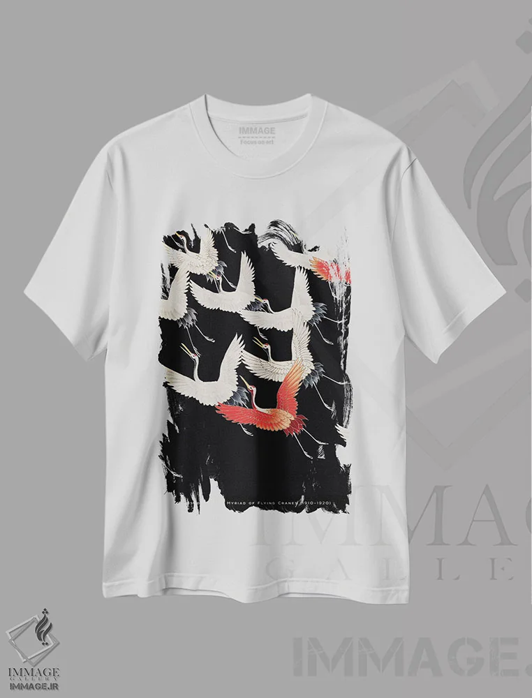 تیشرت سفید طرح دار درناهای پروازکننده، دکور آسیایی اثر فلاور لاو چایلد | immage.ir