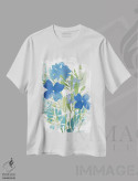 تیشرت سفید طرح دار خشخاش های آبی ۱، تزئینی اثر فلورا کوتا | فروشگاه ایماژ