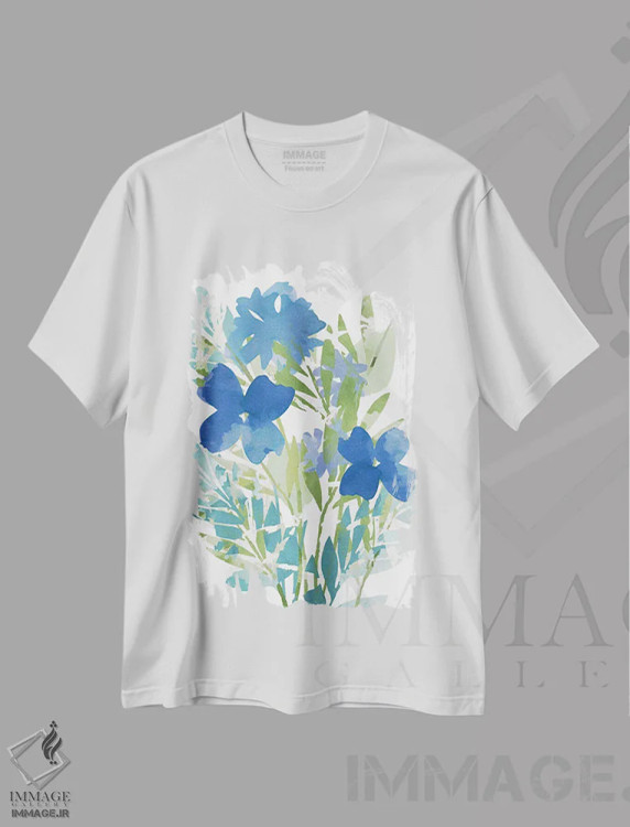 تیشرت سفید طرح دار خشخاش های آبی ۱، تزئینی اثر فلورا کوتا | فروشگاه ایماژ