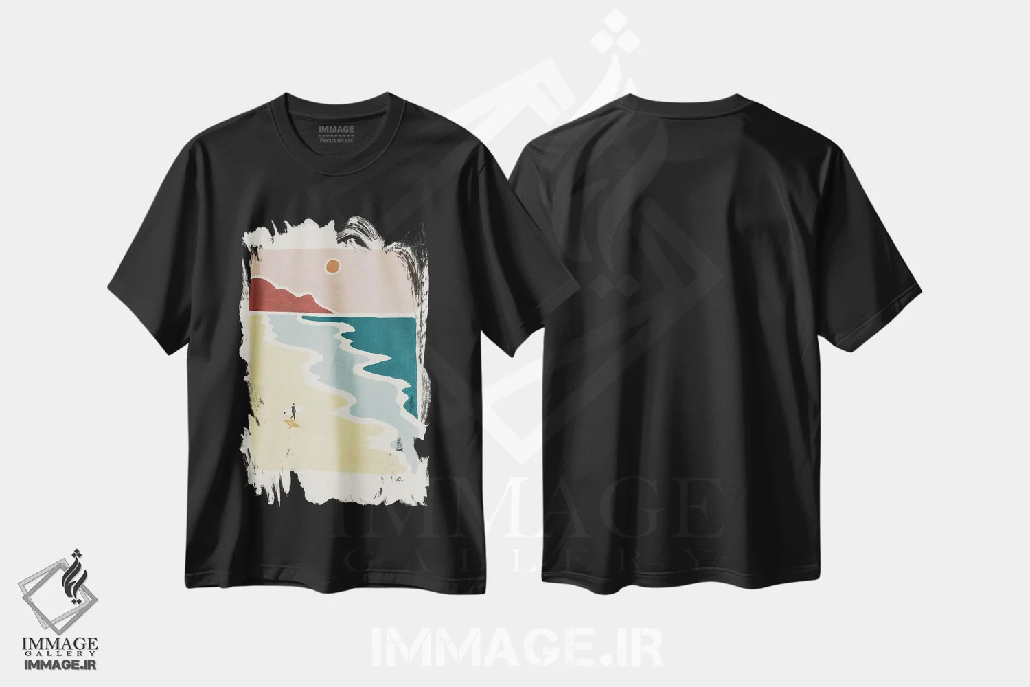 تیشرت مشکی طرح دار کاملاً تنها، دکور ساحلی اثر فابیان لاواتر | immage.ir