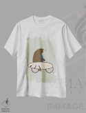 تیشرت سفید طرح دار خرس گریزلی دوچرخه سوار، دکور ساحلی اثر فابیان لاواتر | immage.ir
