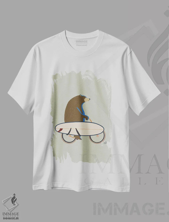 تیشرت سفید طرح دار خرس گریزلی دوچرخه سوار، دکور ساحلی اثر فابیان لاواتر | immage.ir