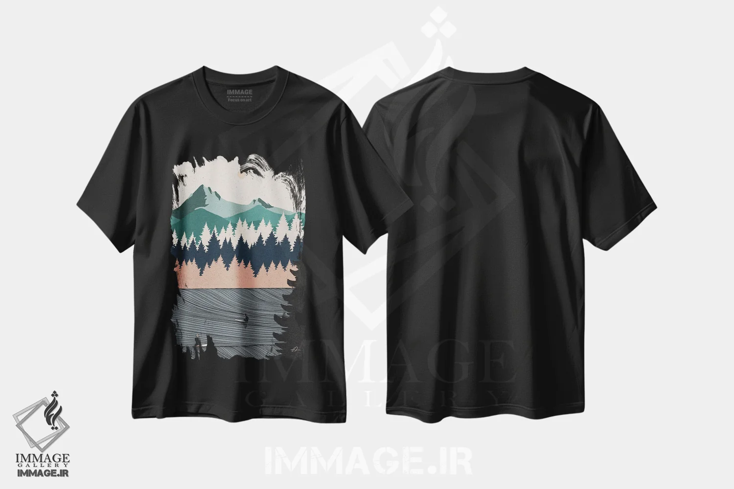 تیشرت مشکی طرح دار در میان درختان کاج، تزئینی اثر فابیان لاواتر | فروشگاه ایماژ