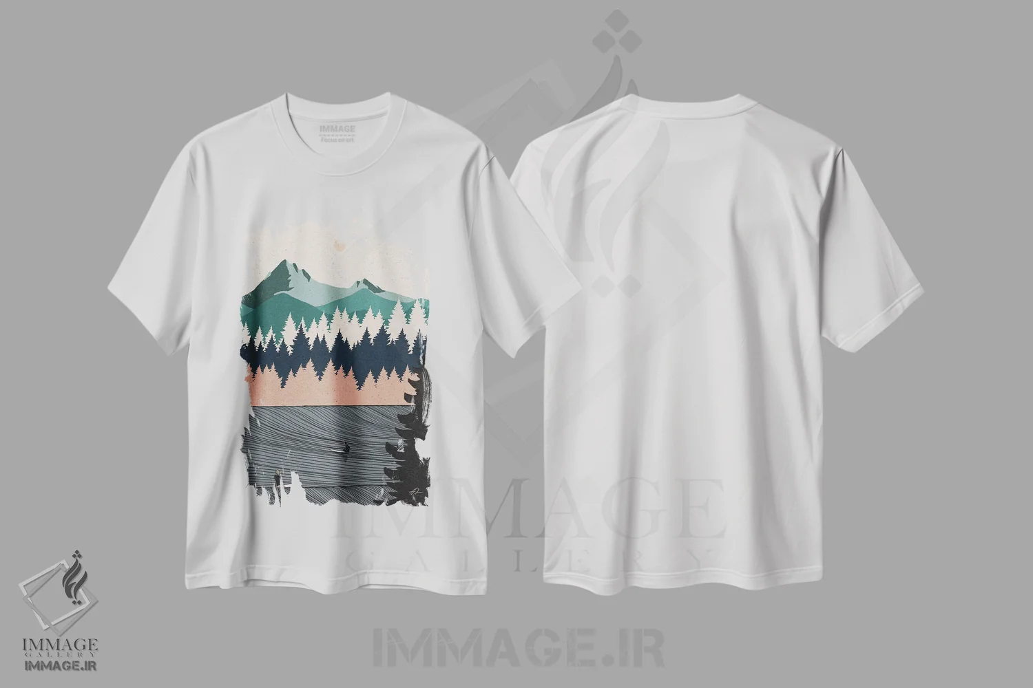 تیشرت سفید طرح دار در میان درختان کاج، تزئینی اثر فابیان لاواتر | immage.ir