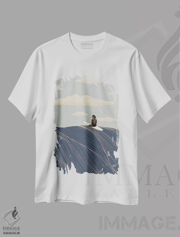 تیشرت سفید طرح دار بر تخت او، دکور ساحلی اثر فابیان لاواتر | فروشگاه ایماژ