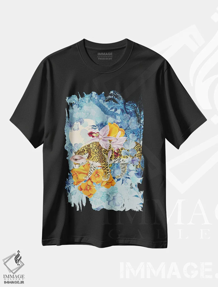 تیشرت مشکی طرح دار پیاده روی زیر ماه کامل، هنر فاخر معاصر اثر فن د فانتستیکا | immage.ir