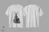 تیشرت سفید طرح دار گوزن با لباس آبی، هنر دیجیتال اثر فب فانکی | immage.ir