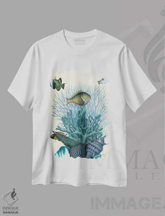 تیشرت سفید طرح دار ماهی، صدف های آبی و مرجان ها، تزئینی اثر فب فانکی | فروشگاه ایماژ