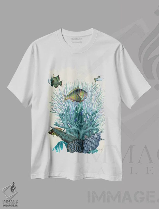 تیشرت سفید طرح دار ماهی، صدف های آبی و مرجان ها، تزئینی اثر فب فانکی | فروشگاه ایماژ