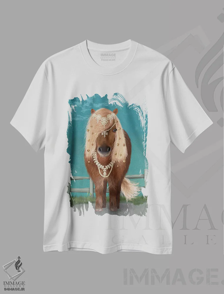 تیشرت سفید طرح دار اسب پونی قهوه ای با زنگوله، کامل ۱، دکور معاصر اثر فب فانکی | immage.ir