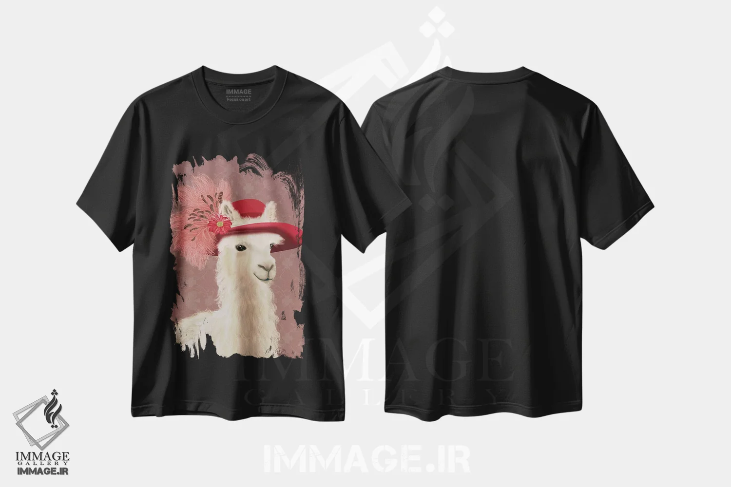تیشرت مشکی طرح دار لاما با کلاه پر قرمز، تزئینی اثر فب فانکی | فروشگاه ایماژ