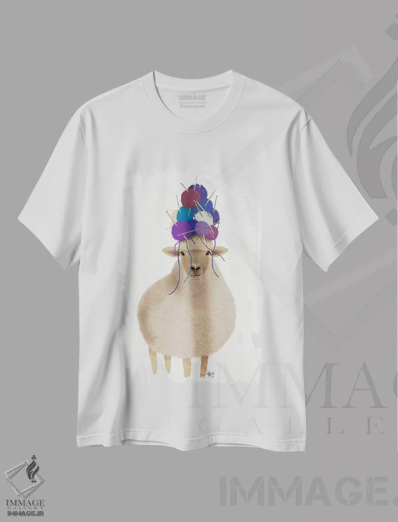تیشرت سفید طرح دار گوسفند با کلاه پشمی، هنر دیجیتال اثر فب فانکی | فروشگاه ایماژ