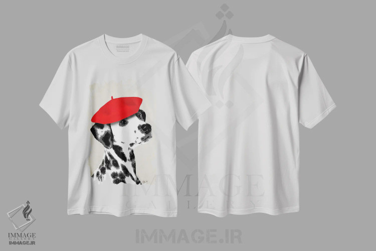 تیشرت سفید طرح دار سگ دالماتین با کلاه بره قرمز، هنر دیجیتال اثر فب فانکی | immage.ir
