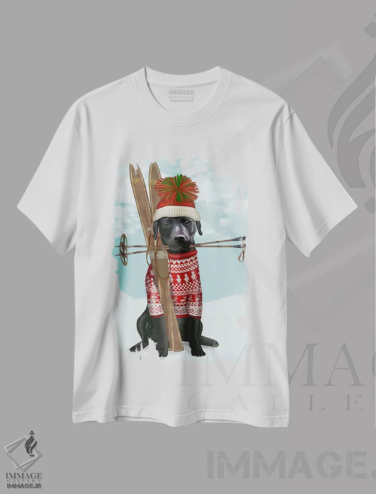 تیشرت سفید طرح دار لابرادور سیاه، اسکی، حیوانات کریسمسی اثر فب فانکی | immage.ir