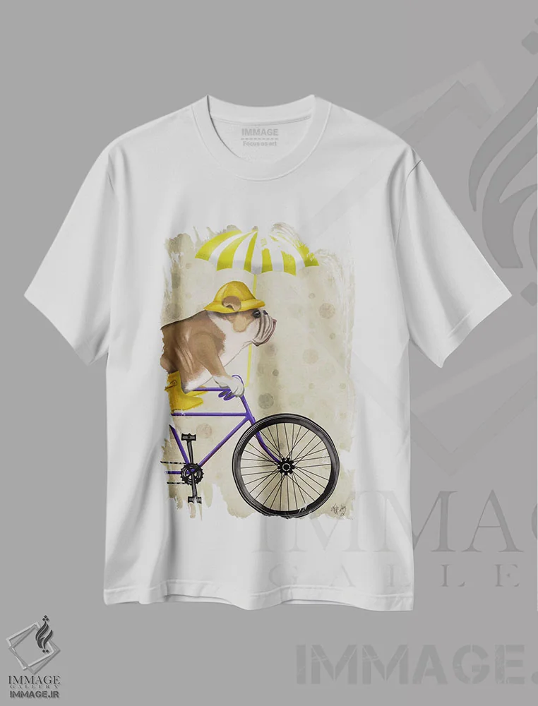 تیشرت سفید طرح دار بولداگ انگلیسی روی دوچرخه، هنر دیجیتال اثر فب فانکی | immage.ir