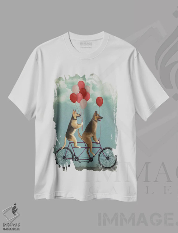 تیشرت سفید طرح دار ژرمن شپرد روی دوچرخه دونفره، هنر دیجیتال اثر فب فانکی | immage.ir