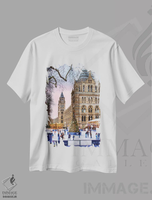 تیشرت سفید طرح دار زمستان در لندن، دکور تعطیلات اثر فلوریان اولبرشتس | فروشگاه ایماژ